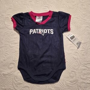 New England Patriots girls 18 months ruffle tush bodysuit, NWT